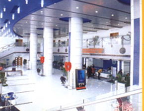 擦鞋機(jī)在現(xiàn)代商業(yè)環(huán)境中的應(yīng)用與江蘇宿遷三帝廣告制品廠代理代辦服務(wù)